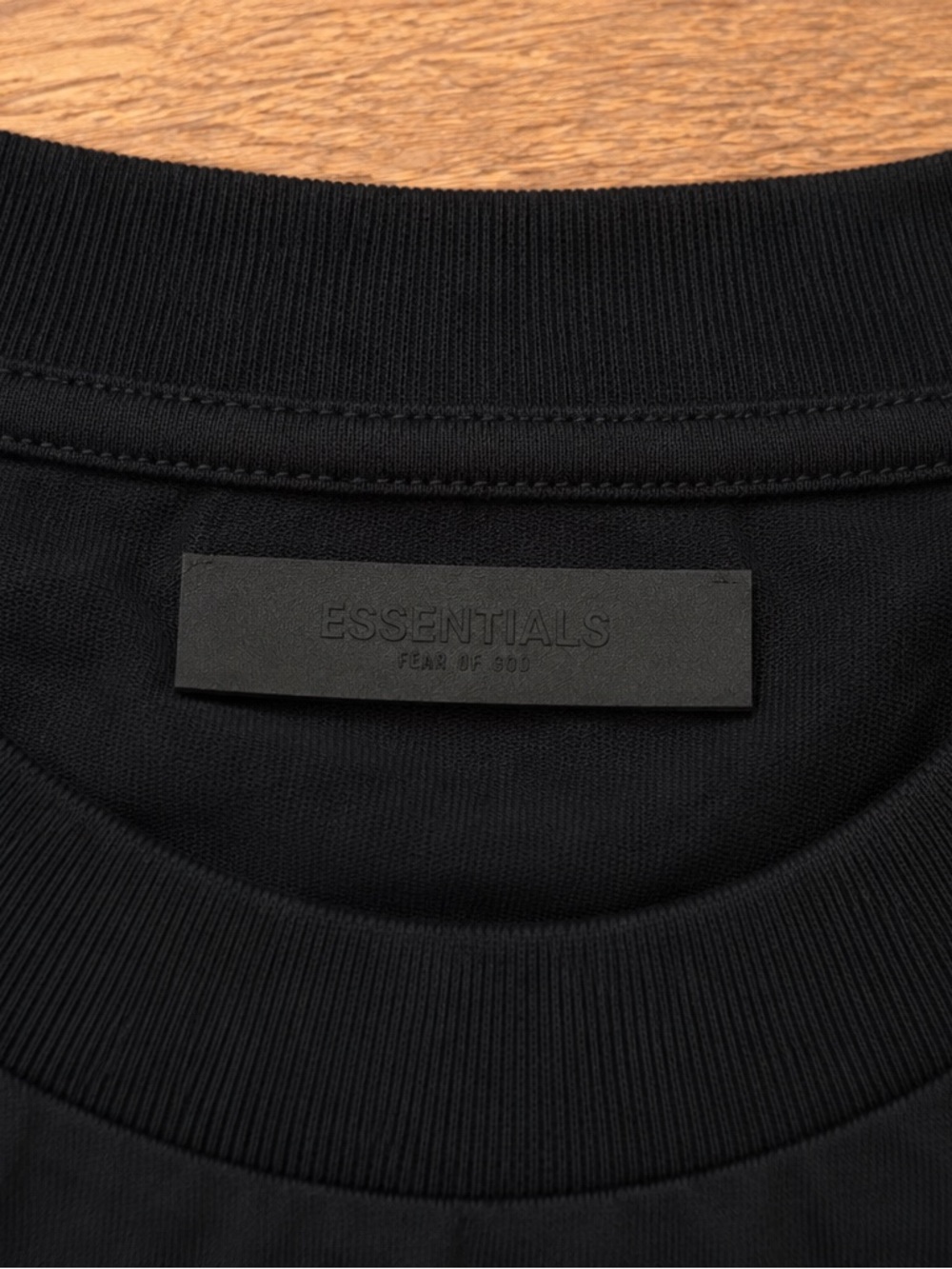 Fear Of God ESSENTIALS Black Tee Size S NWT - Picture 4 of 5